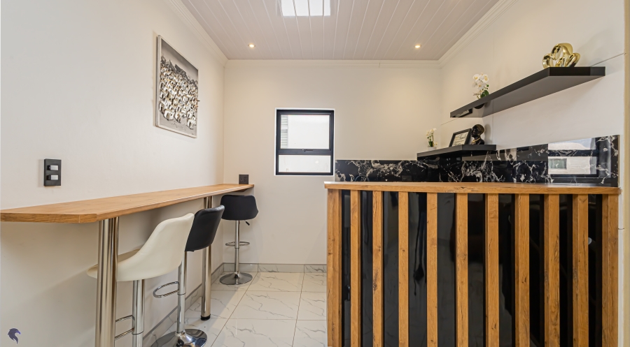 5 Bedroom Property for Sale in Calypso Beach Western Cape